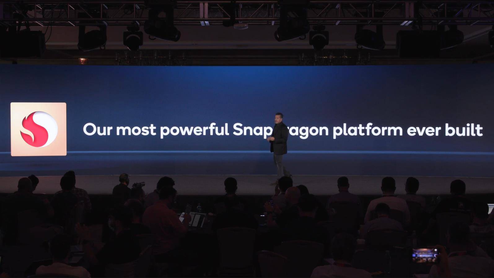 10 - Rilasciata la piattaforma mobile Qualcomm Snapdragon 8, l’ammiraglia Android di nuova generazione ha un “core”