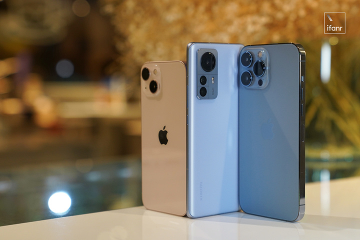 小米 12 Pro 首发测评：全面对标 iPhone 的它，够强吗？