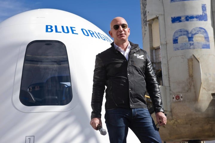 Jeff-Bezos-Will-Go-to-Space-on-Blue-Origins-First.jpeg!720