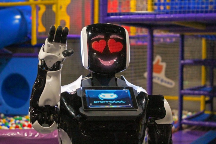 机器人公司想用 20 万美元「买断」你的脸，如果它足够友好