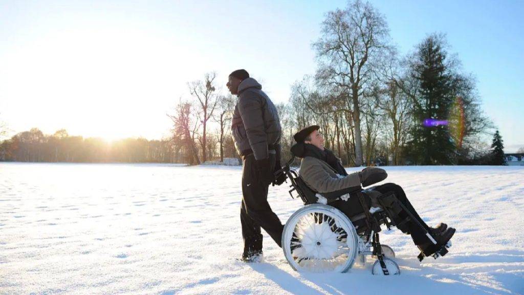 0208spinalimplant title - Gli impianti consentono ai pazienti paralizzati con midollo spinale reciso di camminare di nuovo, un “miracolo” medico?