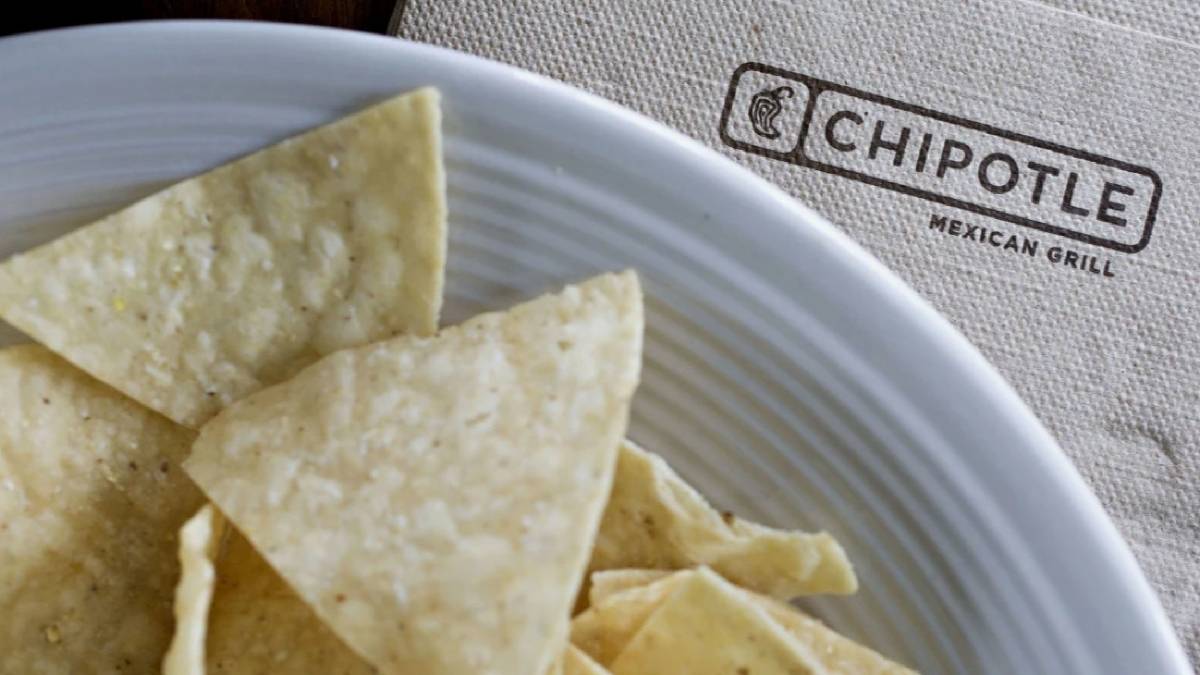 0318ChipotleChippy title - Questi nachos, probabilmente realizzati dal robot da cucina Chippy