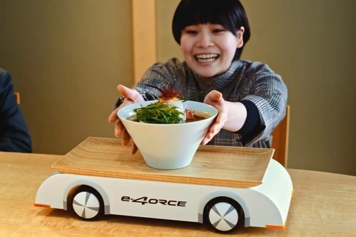 nissan-e-4orce-ramen-delivery-counter-self-driving-car-1.jpeg!720