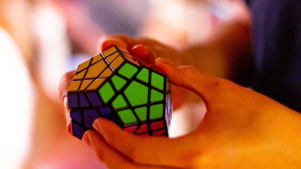 0407RubiksImpossible 2 - Il cubo di Rubik “impossibile”: ciò che vedi non è ciò che vedi