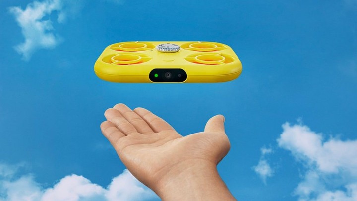 Snap 的 pixy 无人机，是个专为社交平台开发的「小黄人」