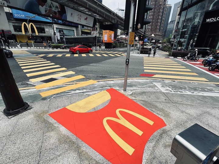 McDonalds-Fries-Crosswalk-1-1649696972.jpeg!720