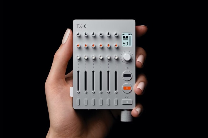 teenage-engineering-tx-6-stereo-pro-mixer-01.jpeg!720