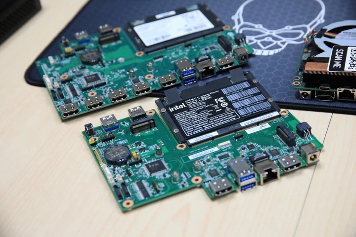 intel-nuc-compute-element-boards-1.jpg!720