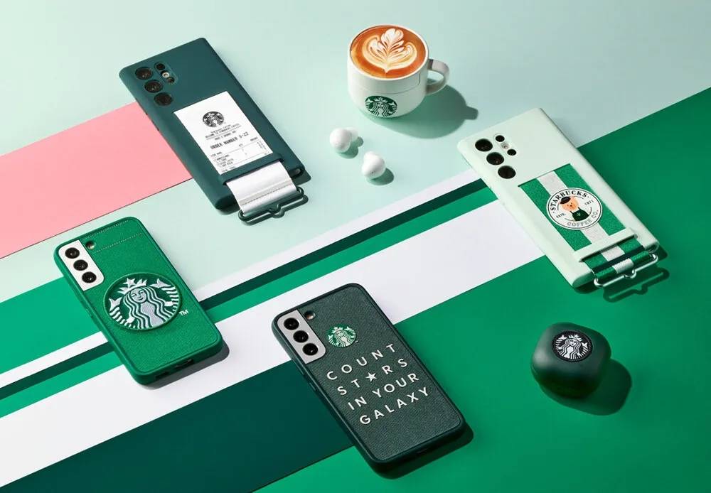 0628SamsungStarbucks 2 - Samsung ha co-branded Starbucks e anche le custodie protettive di telefoni cellulari e cuffie devono essere al gusto di caffè