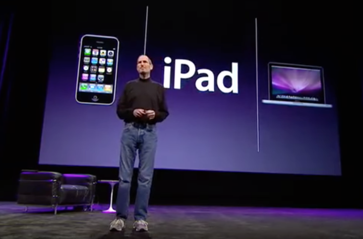 Steve-Jobs-first-iPad-720x475.png!720