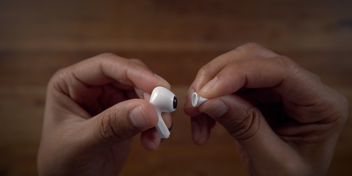 AirPods-Pro-replacing-ear-tips.jpg!720