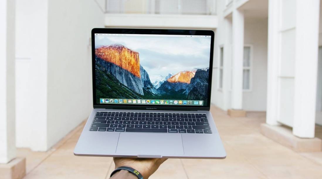 初代配备Touch Bar 的MacBook Pro，已被苹果无情淘汰| 爱范儿