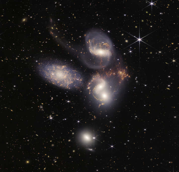 main_image_galaxies_stephans_quintet_sq_nircam_miri_final-5mb.jpg!720