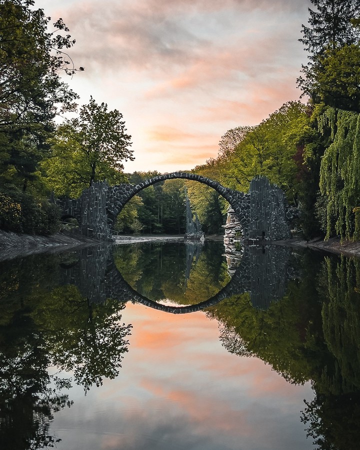 Tom-Juenemann_DE_Rakotzbrucke.jpg!720