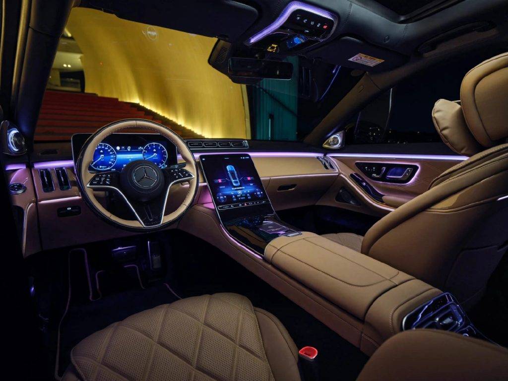 董车日报 | 新款 Model S/X 登录工信部 / 问界 M7 后排空调被曝无法加热 / 极氪 009 内饰图公布 | 爱范儿