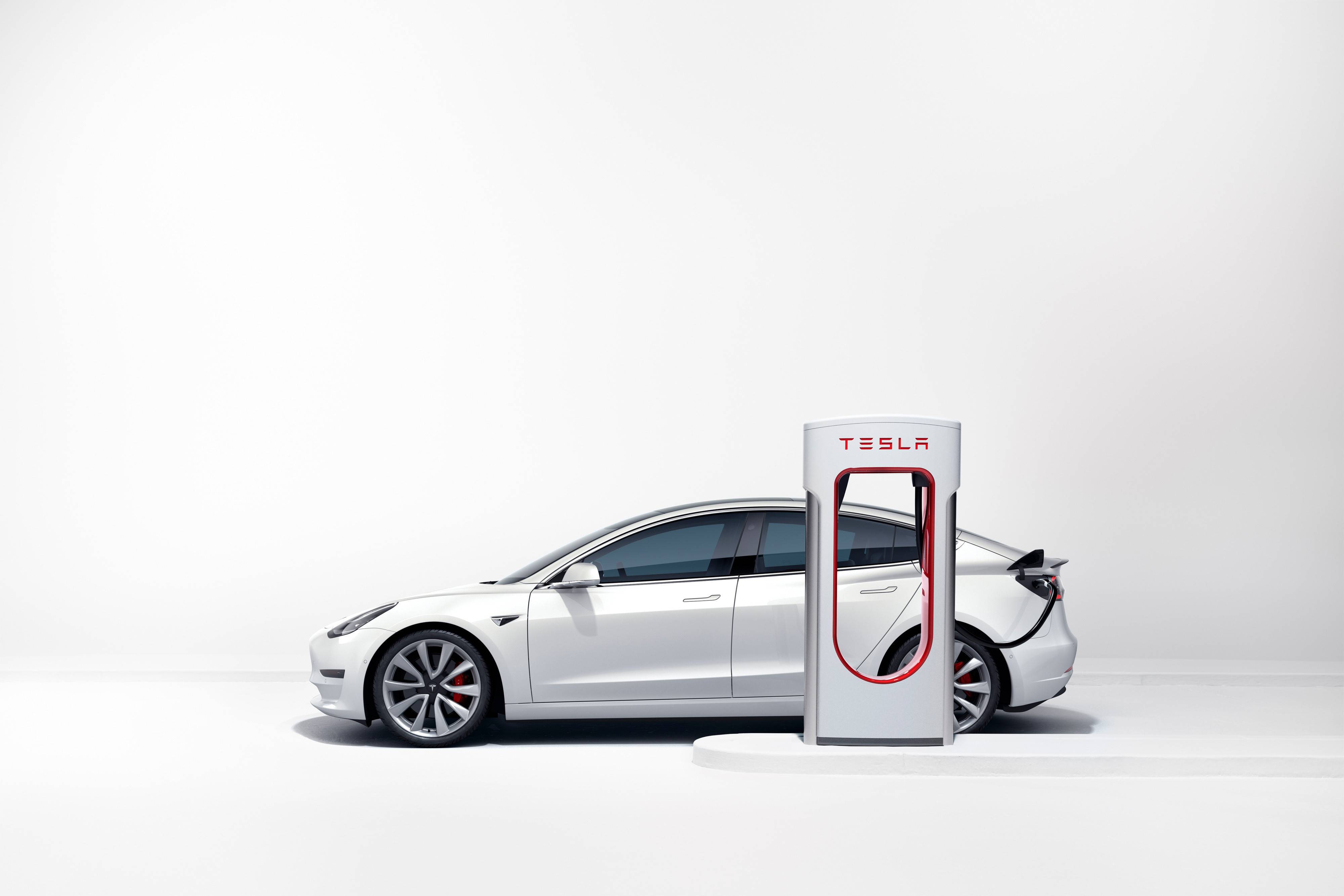 0x0 Charging 11 - C’è un problema con la “modalità a un pedale” di Tesla?