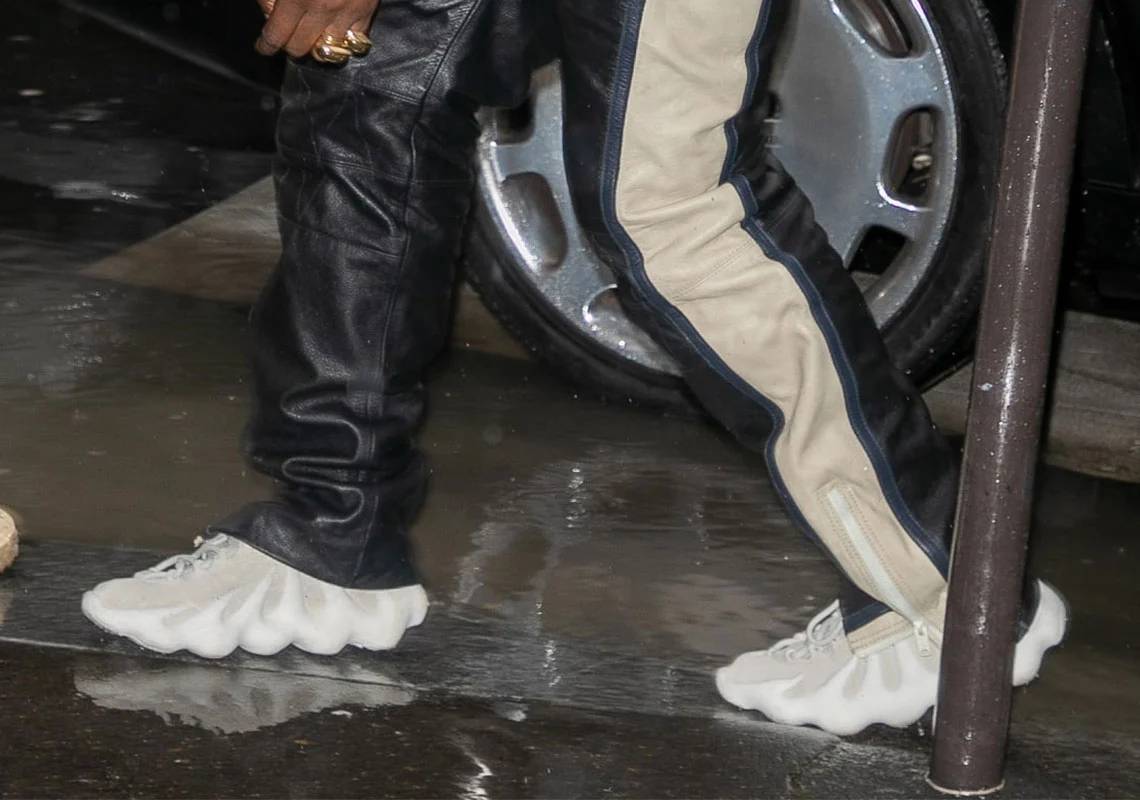 Kanye geht, Yeezy macht weiter, aber Adidas „verliert immer noch Hanf“ - adidas yeezy 451 paris fashion week 2020 0