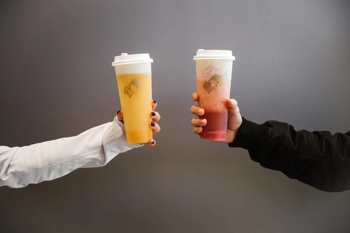 喜茶开放加盟，奈雪不断降价，蜜雪冰城才是新茶饮的归宿？