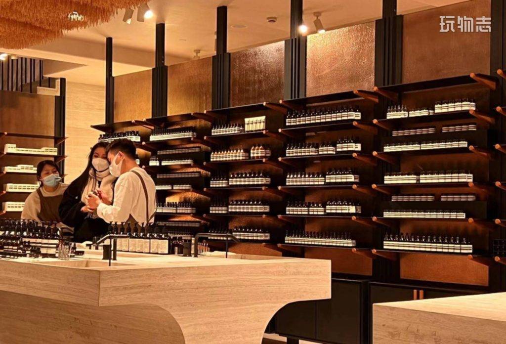 它造出「全球最美门店」,等了 35 年终于来了|探访 Aesop 中国大陆首店 | 爱范儿