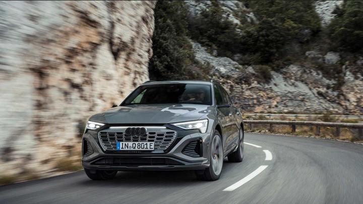 foto-audi-q8-e-tron-2023.jpg!720