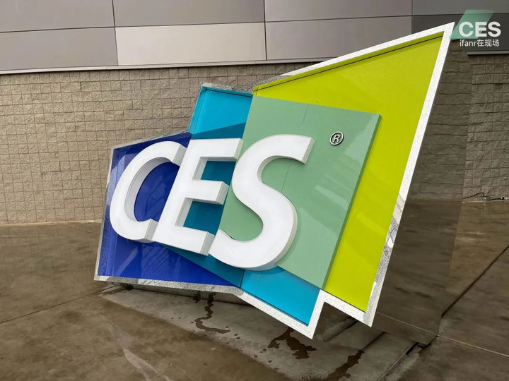 CES 2023 不仅有搞颜色的宝马，我们还在马斯克的隧道里兜了一圈