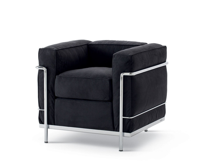 le-corbusier-lc2-armchair-down-cassina-1.jpeg!720