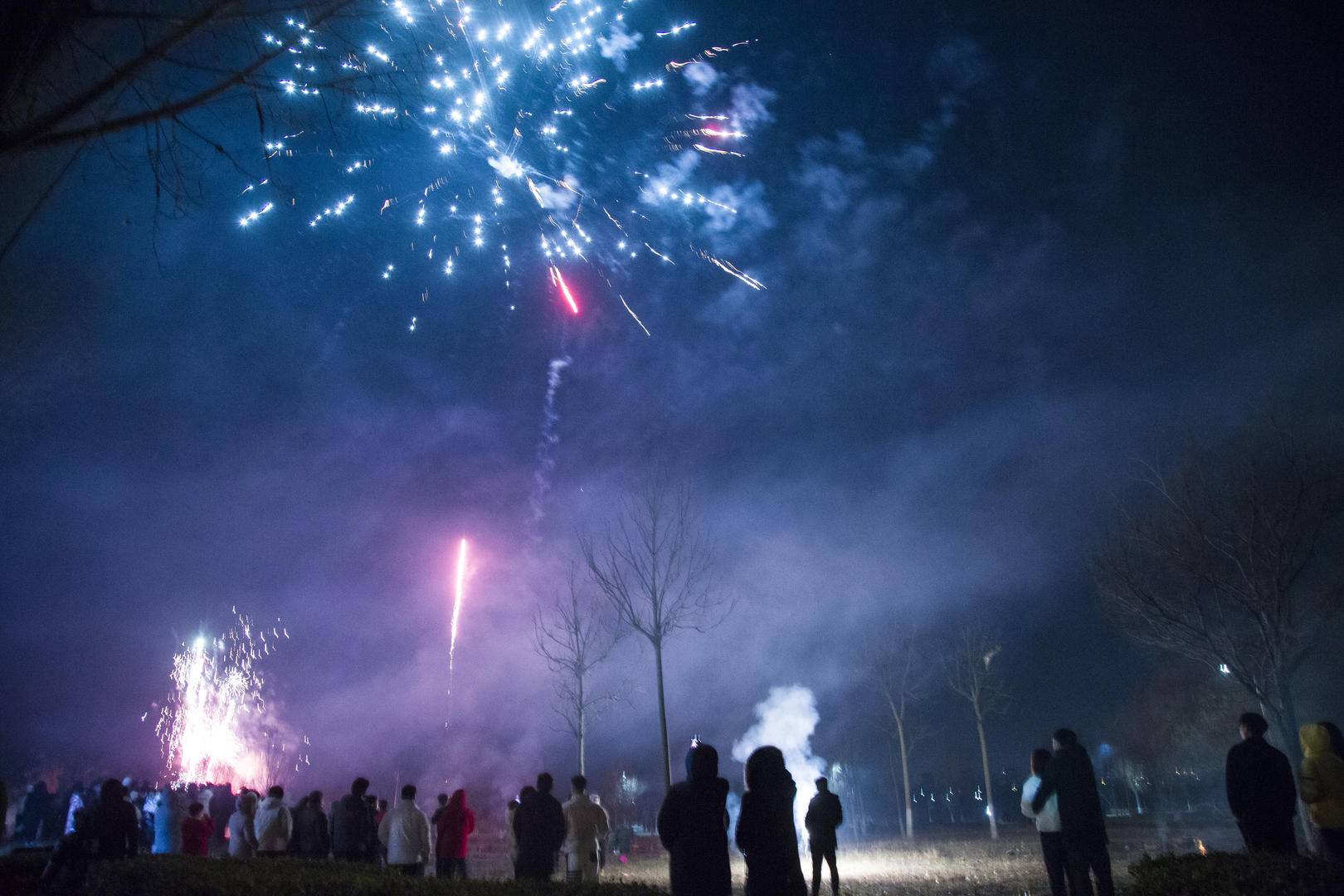 shijuezhongguo2 - Fuochi d’artificio e petardi sono alla ricerca calda, hai bisogno dell’odore della polvere da sparo per il gusto del nuovo anno?