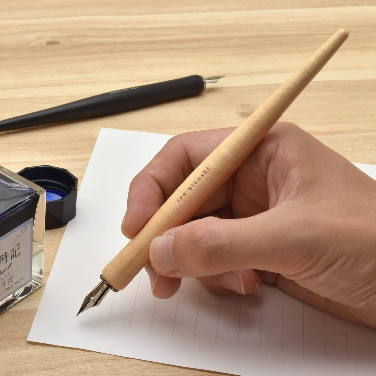 【完品】文具曼荼羅 文具の歴史とデザイン究極の一冊 文具 硯 筆 印章 文箱 完品】文具曼荼羅 文具の歴史とデザイン究極の一冊 文具 硯 筆