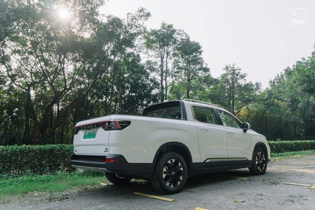 雷达 RD6 试驾：确认！不是皮卡，是懂「装」的 SUV | 爱范儿