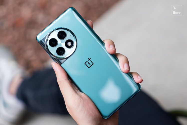 一加Ace 2 Pro 体验：2999 元起售，内存比电脑还大的真香性能旗舰| 爱范儿