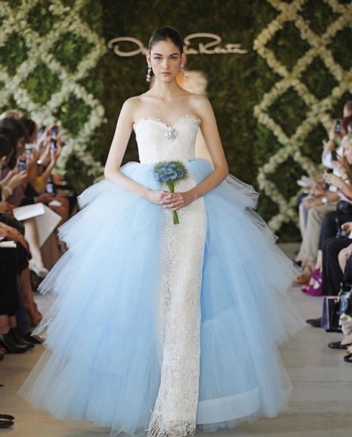 Oscar-de-la-renta-blue-wedding-dress-800x992.jpeg!720