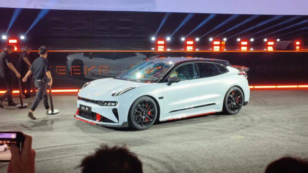 极氪发布百万级轿跑 001 FR,零百 2.07 秒,快过 Model S Plaid | 爱范儿