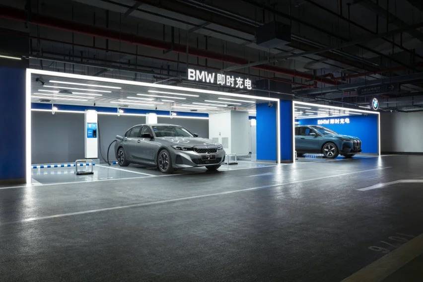 Mercedes-Benz und BMW kooperieren beim Aufbau eines Supercharger-Netzwerks, das nicht nur der Marke dient. Beginnt der Kampf um die Energieaufladung? - BMW