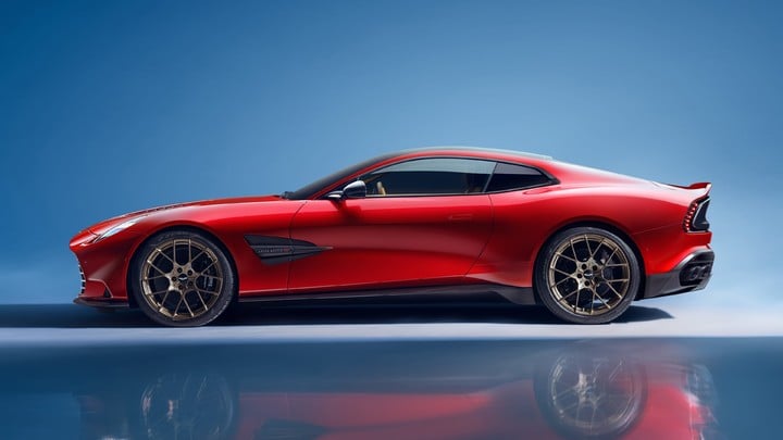 Aston Martin Vanquish 12 1