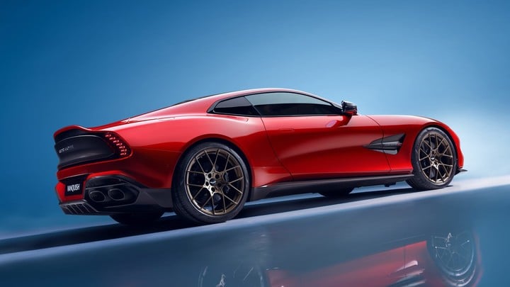 Aston Martin Vanquish 5