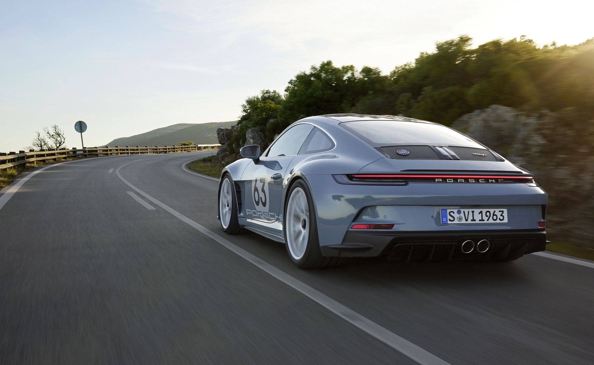 Porsche, dessen Betriebsgewinn um 41 % einbrach, begann, Anstrengungen zu unternehmen, um den chinesischen Markt zu retten - 2024 porsche 911 st exterior 116 64c929ae015a9