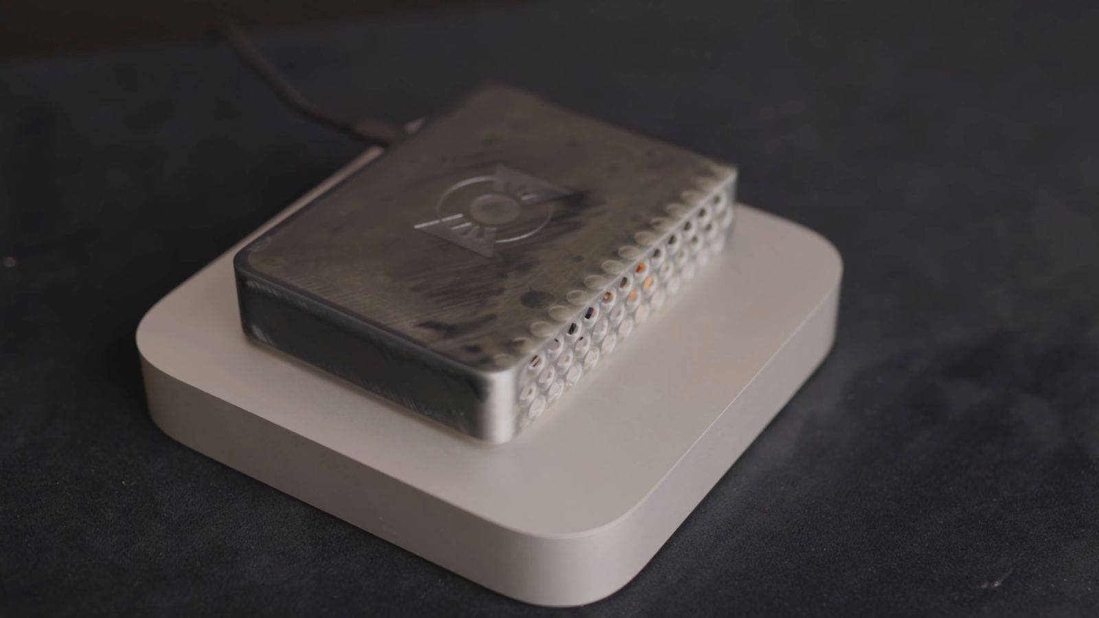 新款 Mac mini 拆解:机身小但散热强,硬盘可拆可更换 | 爱范儿