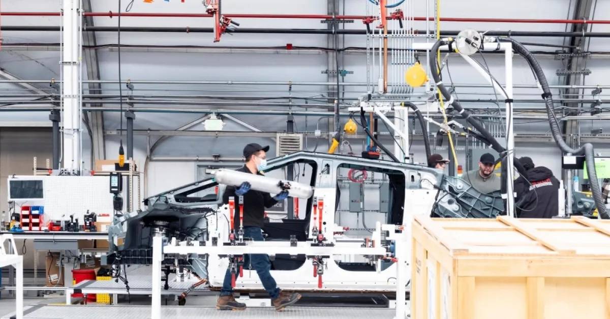 Panzer zerschmetterten Tesla, Mitarbeiter zwangen Musk, ihn zu verdrängen, und die Person, die das Problem angesprochen hatte, wurde aufgeklärt - sdfhgg