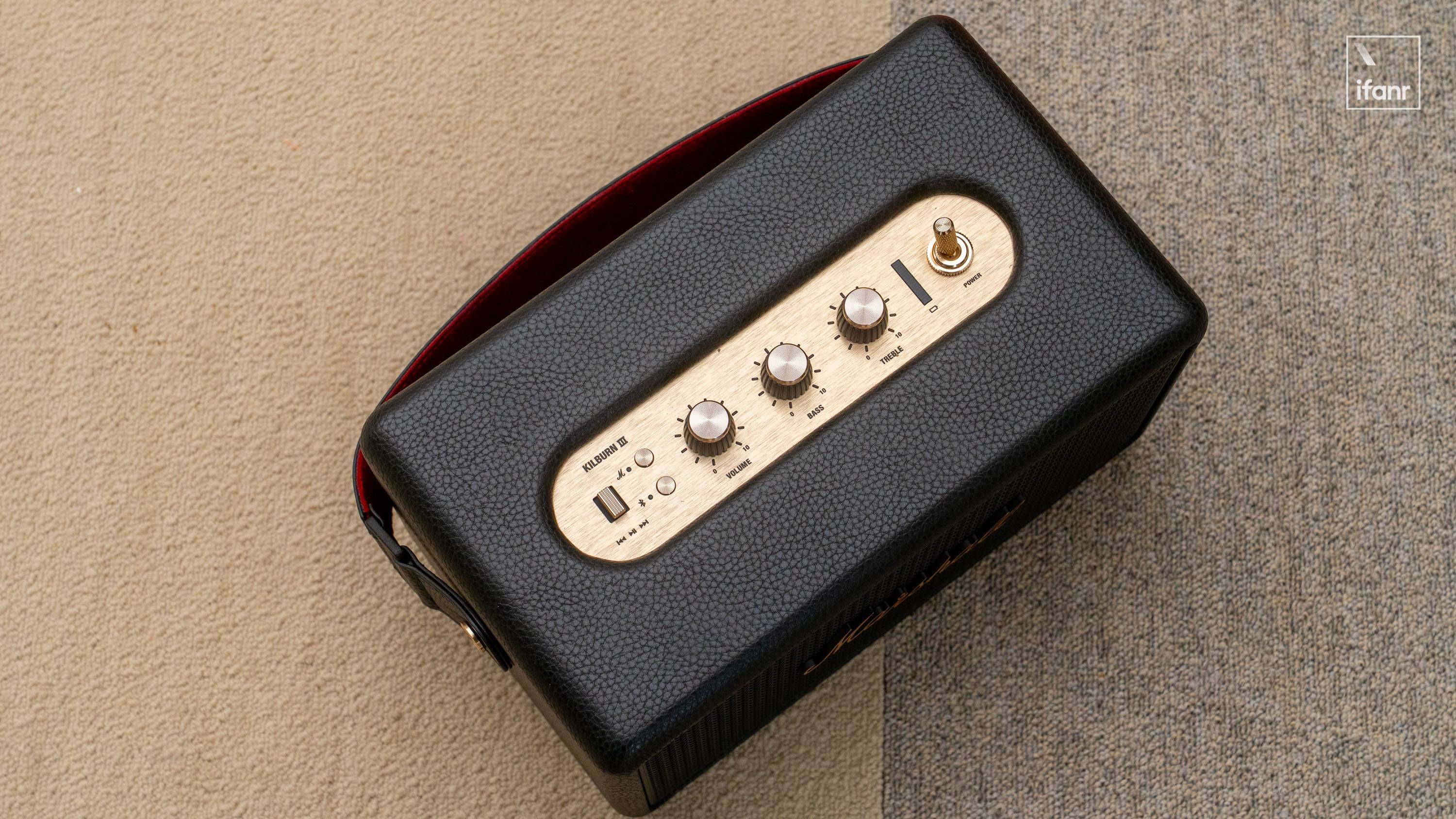 Marshall Kilburn III im Test: 50 Stunden ultralange Akkulaufzeit, ein solides Upgrade unter dem Attribut „tragbarer Lautsprecher“ - 05KilburnIII304433