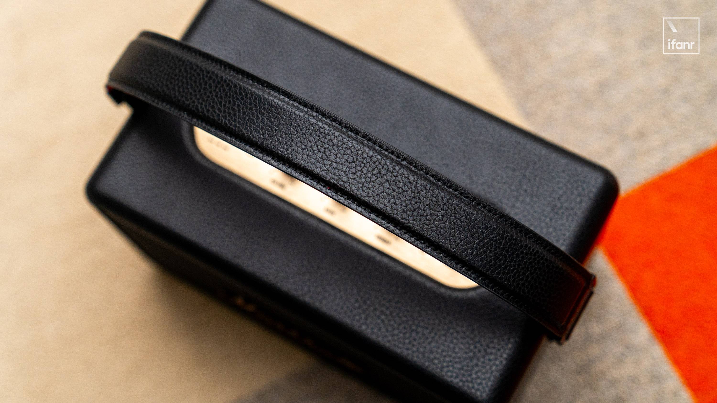 Marshall Kilburn III im Test: 50 Stunden ultralange Akkulaufzeit, ein solides Upgrade unter dem Attribut „tragbarer Lautsprecher“ - 08KilburnIII304439