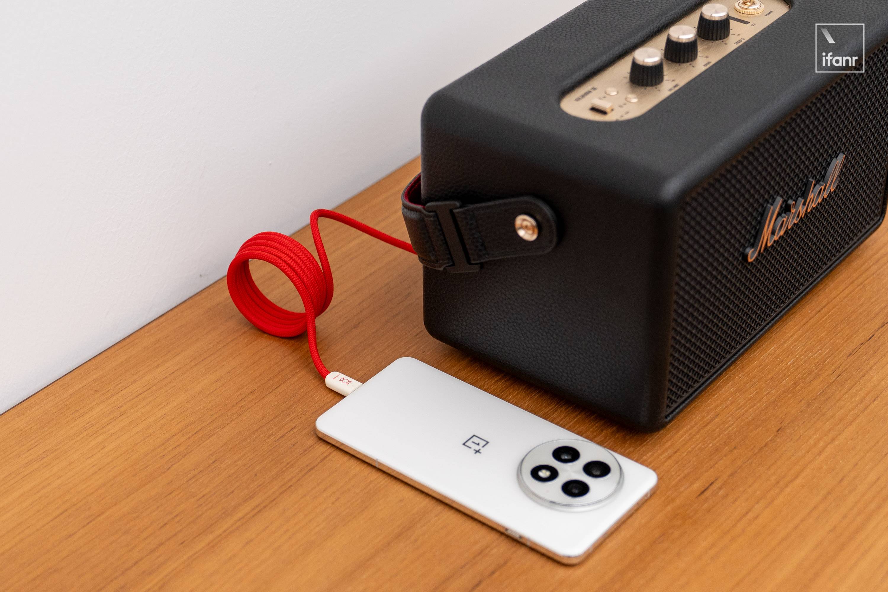 Marshall Kilburn III im Test: 50 Stunden ultralange Akkulaufzeit, ein solides Upgrade unter dem Attribut „tragbarer Lautsprecher“ - 13KilburnIII304452