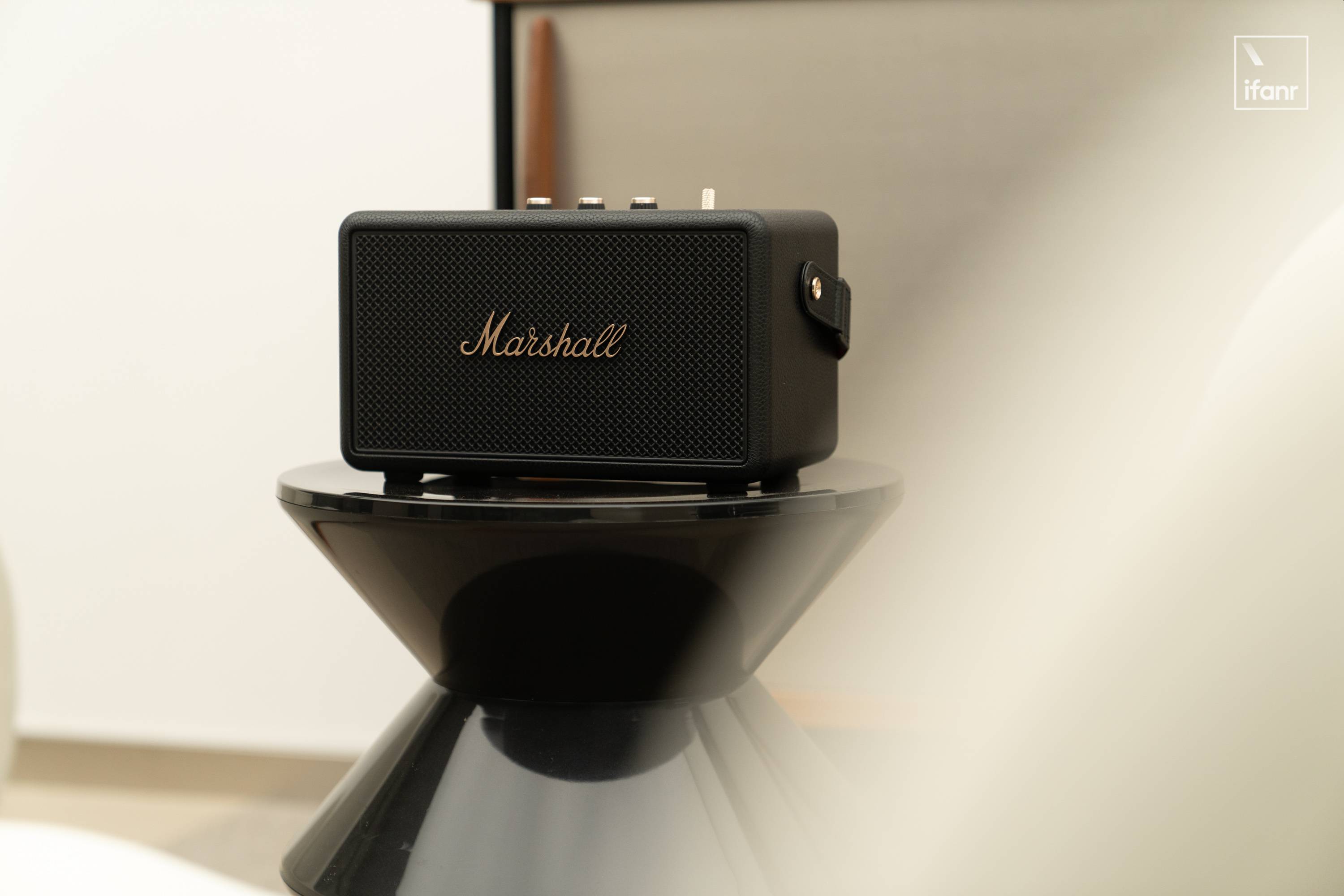 Marshall Kilburn III im Test: 50 Stunden ultralange Akkulaufzeit, ein solides Upgrade unter dem Attribut „tragbarer Lautsprecher“ - 19KilburnIII304462