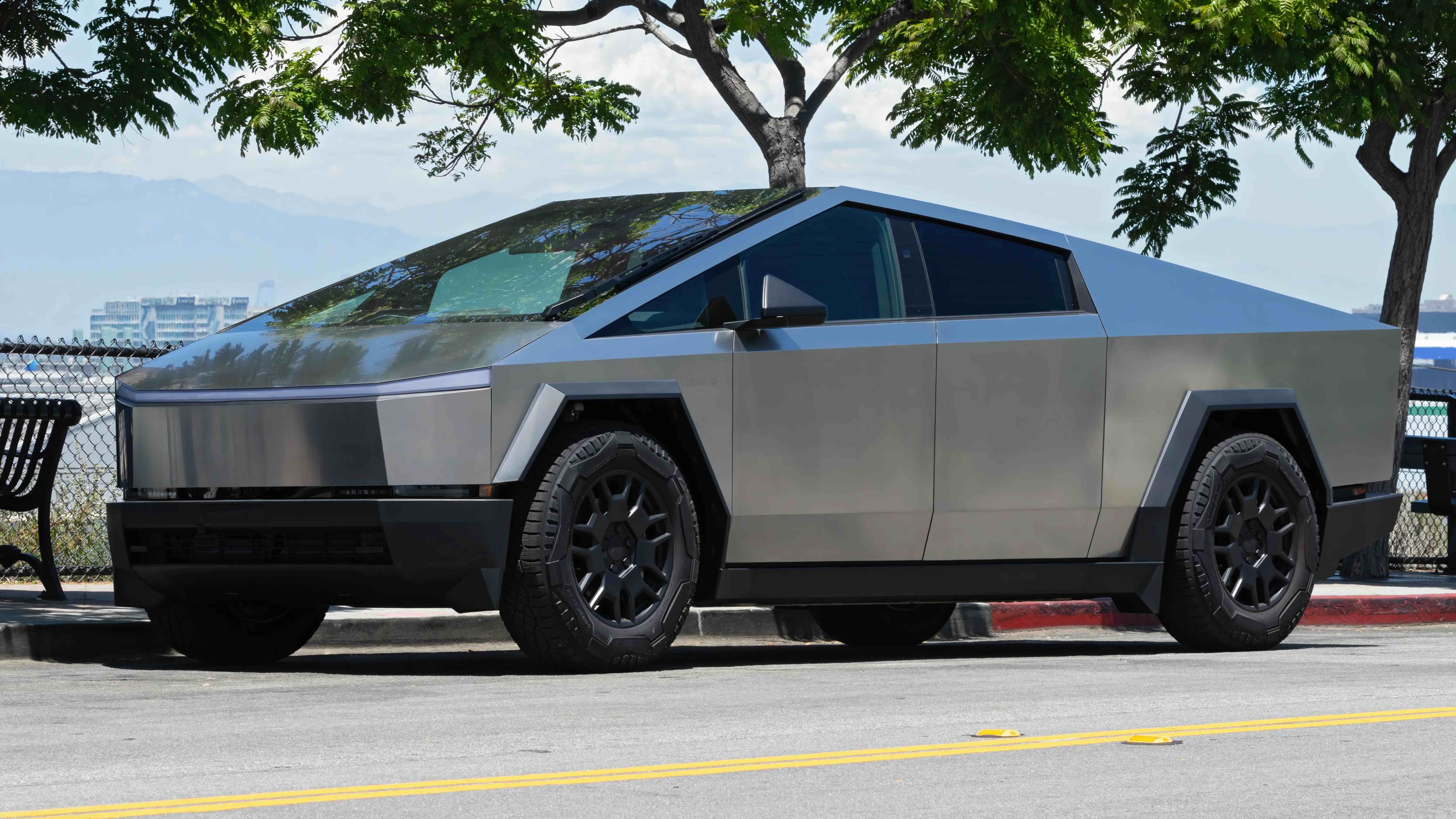 Tesla plant den Bau eines 150.000 Yuan teuren Model Y und reduziert dabei die Konfigurationen, wo immer möglich - GettyImages 2158912188