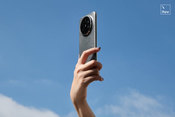 华为Mate 70 Air 轻薄旗舰:Air 的手感,Mate 的体验 10 11 vibe