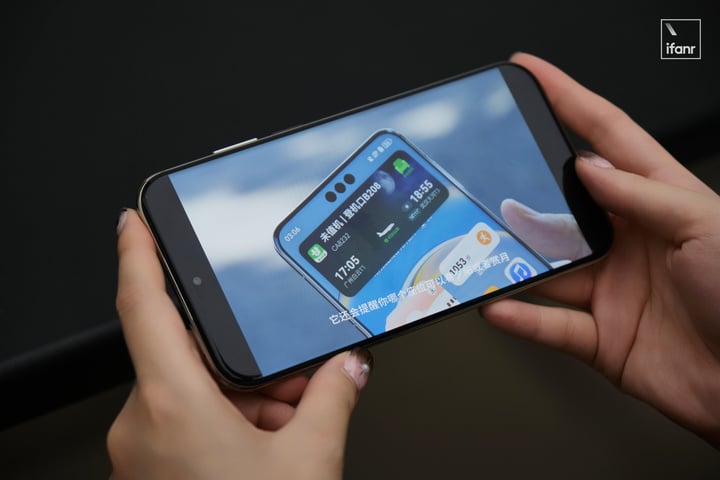 华为Mate 70 Air 轻薄旗舰:Air 的手感,Mate 的体验 2 3 video watching