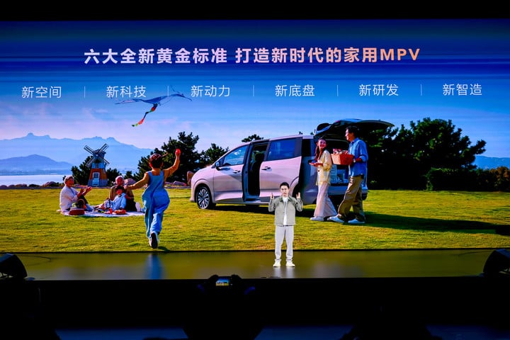 7 万元拿下 5 米大七座 MPV,五菱星光 730「卷疯了」 9 4 14