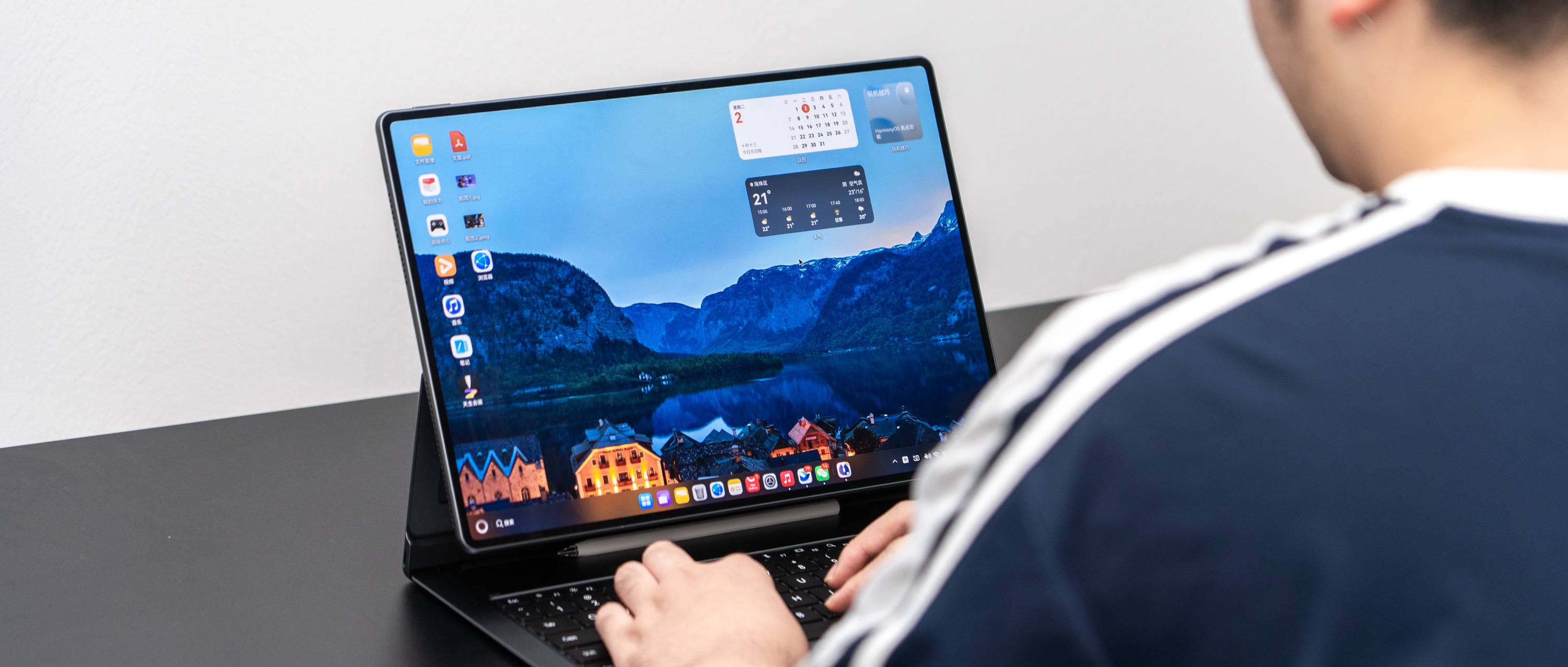 华为 MatePad Edge 评测：鸿蒙也「二合一」了，然后呢？