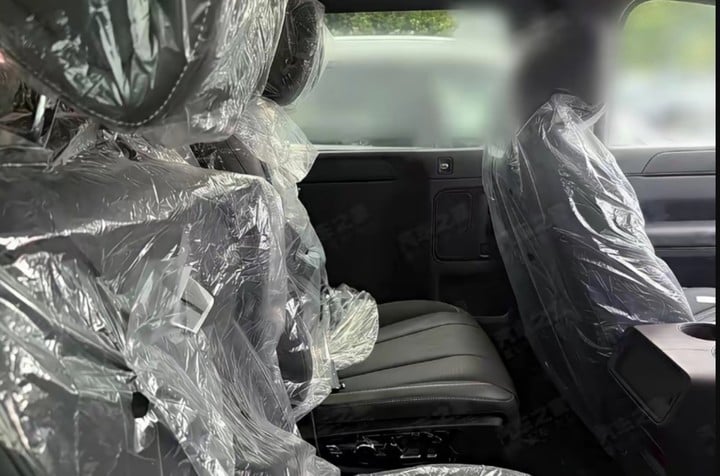 鸿蒙智行首款 MPV 命名为「智界 V9」,余承东:超越市面上所有旗舰 4 Xnip2025 12 09 17 48 15