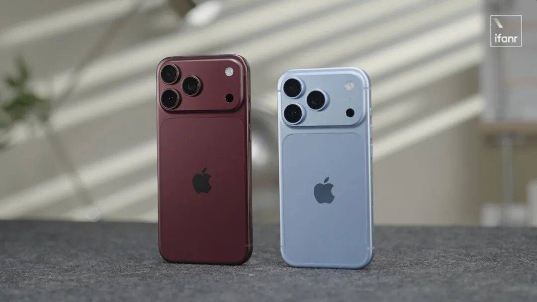 早报｜iPhone 18 Pro昨天开卖：Pro Max加价，Pro破发/12306回应国庆票价上涨/宁德时代倪军：全固态电池至少还需5年